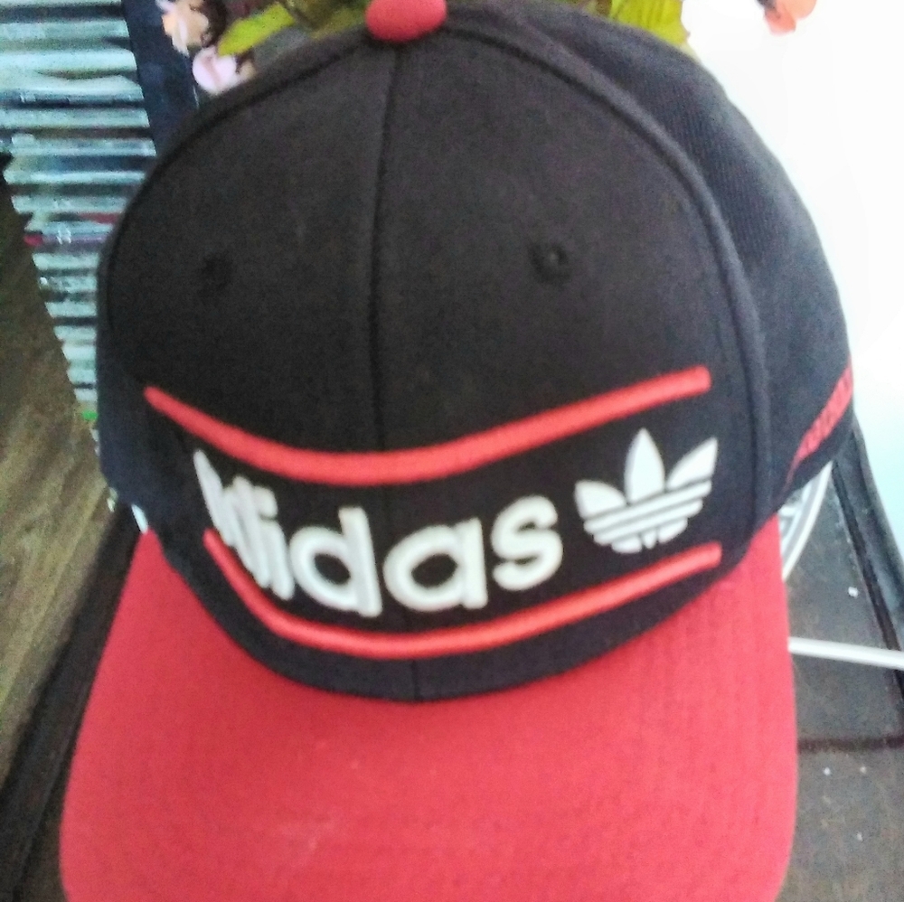 Man Adidas Cap